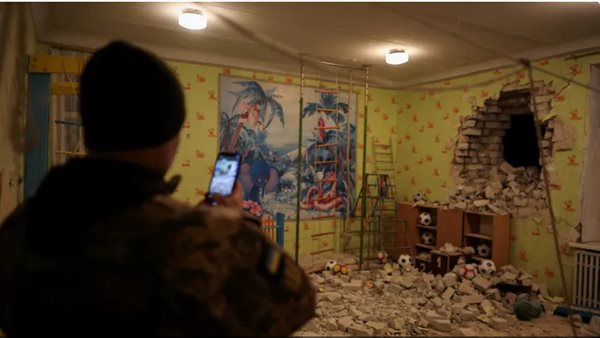 من آثار قصف لروضة