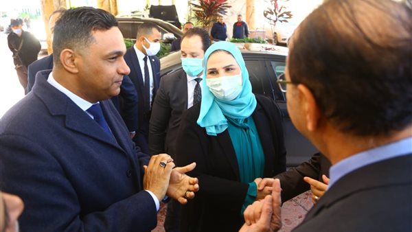 وزيرة التضامن ومحافظ