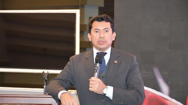 أشرف صبحي وزير الشباب