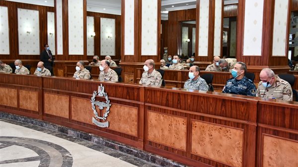 وزير الدفاع يشهد