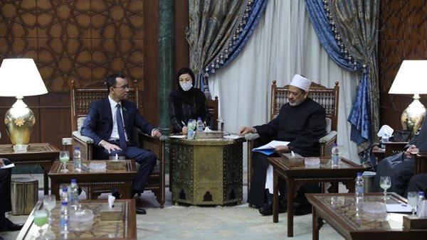 شيخ الأزهر يستقبل