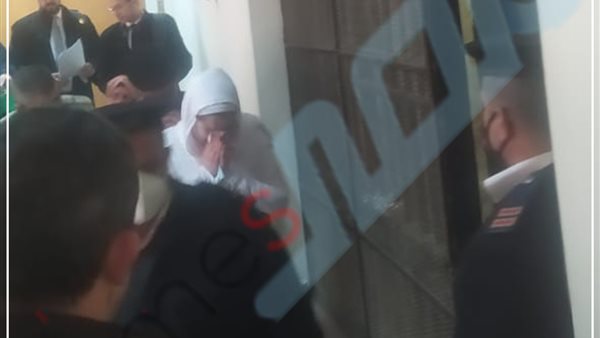 حنين حسام خلال المحاكمة