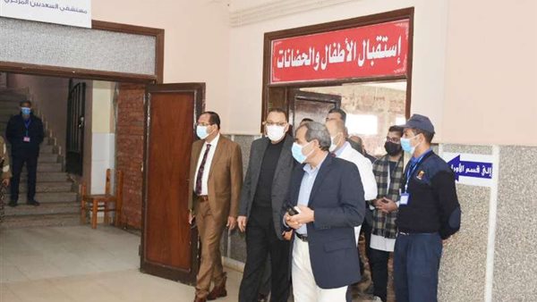 صورة من جولة المحافظ