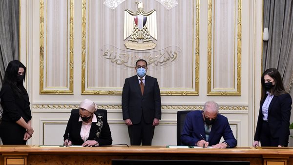 جانب من مراسم التوقيع