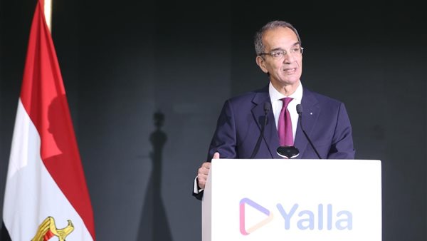 عمرو طلعت وزير الاتصالات