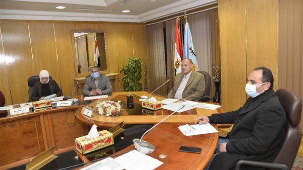 محافظ أسيوط خلال