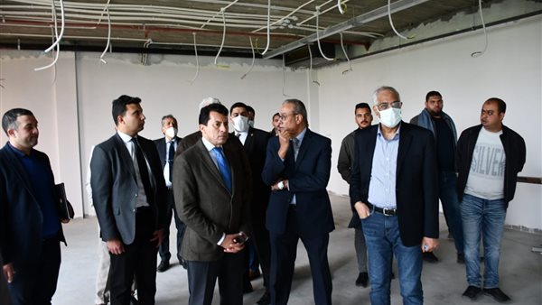 وزير الرياضة خلال