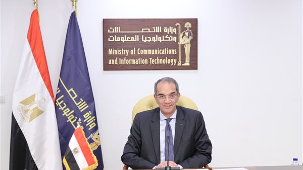 عمرو طلعت وزير الاتصالات
