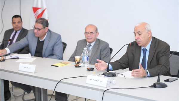 جانب من الندوة 