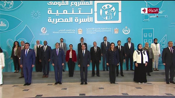 الرئيس يلتقط صورة