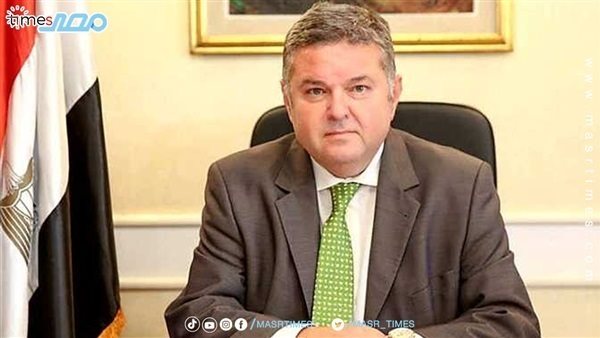 هشام توفيق وزير قطاع