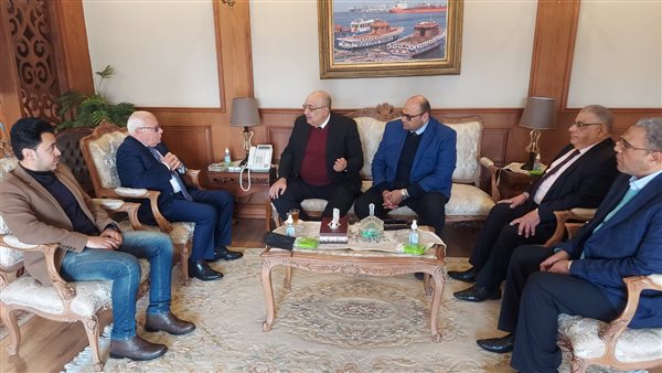 محافظ بورسعيد ومساعد