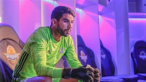 شريف إكرامي حارس