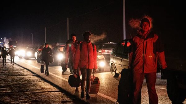 أشخاص فارون من الحرب