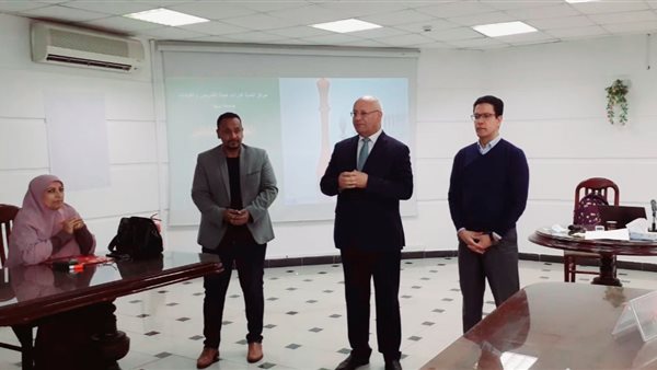 رئيس جامعة بنها يفتتح