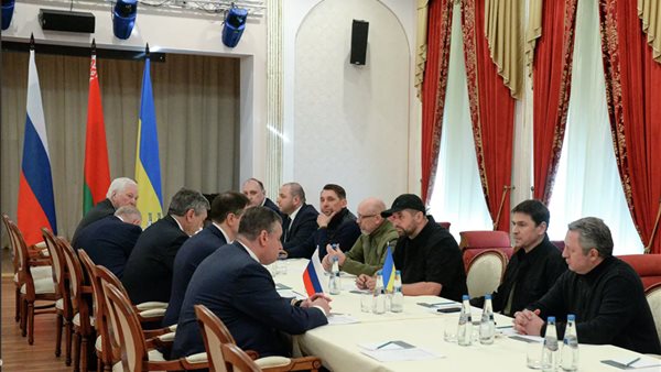 جانب من الجلسة الأولى