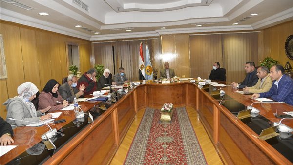 محافظ أسيوط خلال