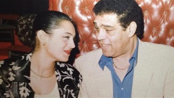 ابنه سامى العدل مع