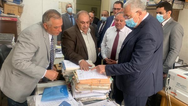 وزير الزراعة خلال