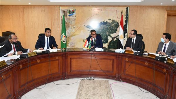 محافظ الفيوم خلال