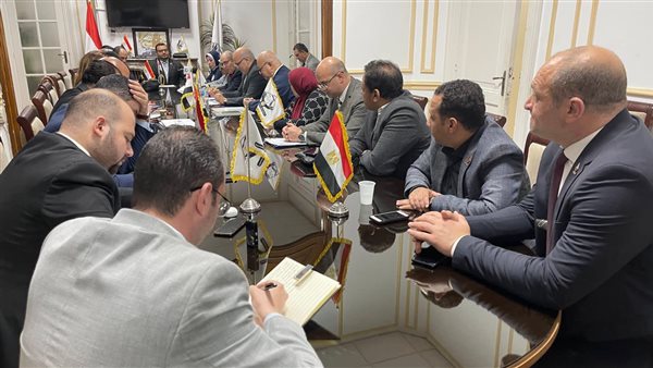 صورة من جلسة الحوار