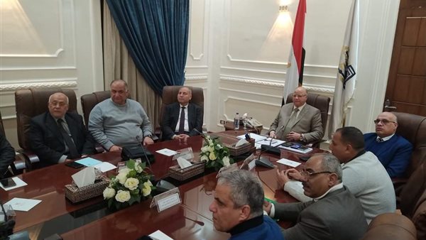 محافظ القاهرة خلال