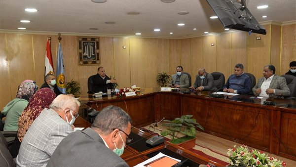 محافظ أسيوط خلال