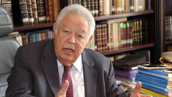 رجائي عطية نقيب المحامين