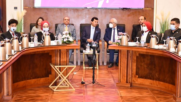 وزير الشباب والرياضة