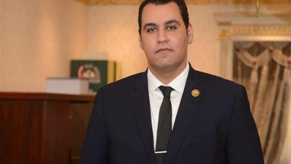 النائب إمام منصور