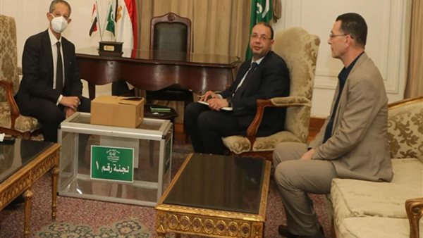 اللجنة المشرفة على