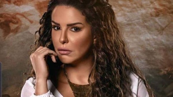 دنيا عبد العزيز