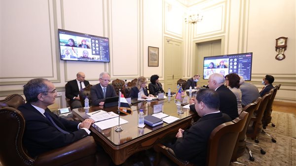 خلال توقيع اتفاق