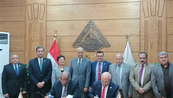 جانب من مراسم التوقيع