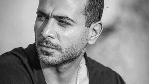 الفنان نور محمود