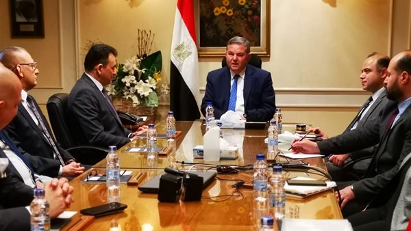 هشام توفيق وزير قطاع