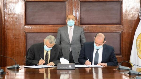 جانب من مراسم التوقيع