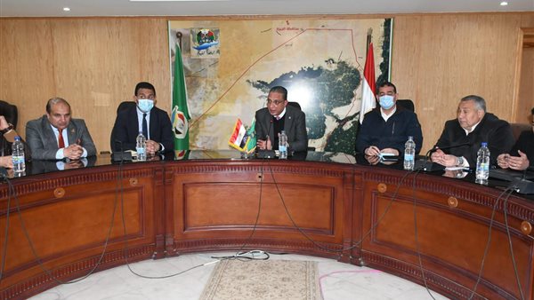 محافظ الفيوم خلال