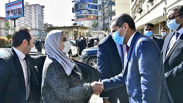 محافظ الغربية يستقبل