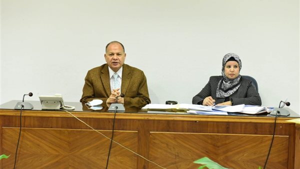 محافظ أسيوط خلال