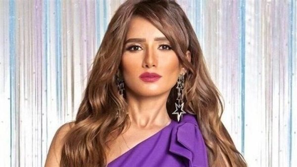 الفنانة زينة 