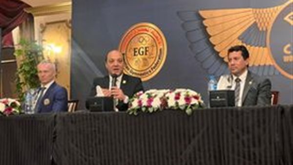 جلسة حواريه مع وزير