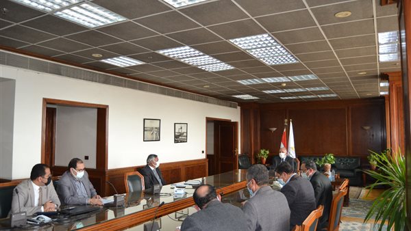 وزير الري خلال الاجتماع