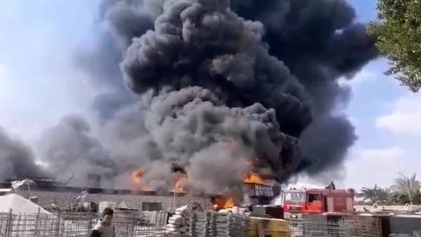 جانب من الحريق