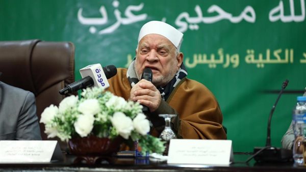  الدكتور أحمد عمر