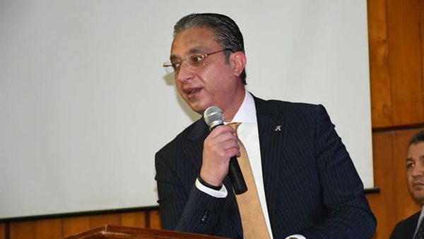  الدكتور أحمد الأنصاري