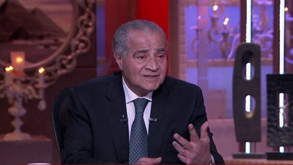 وزير التموين علي