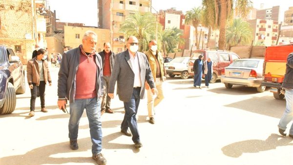 محافظ أسيوط خلال