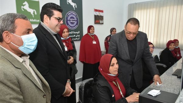 محافظ الشرقية خلال