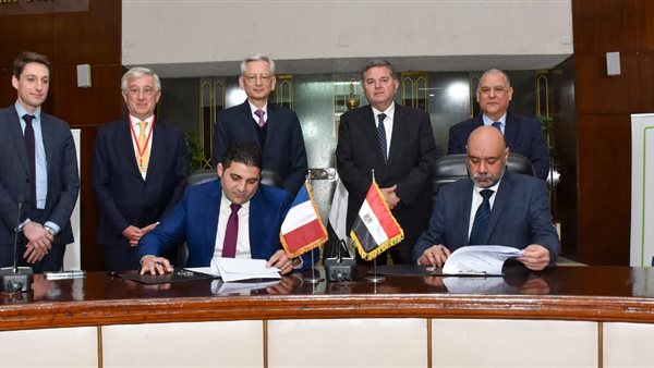 جانب من مراسم التوقيع